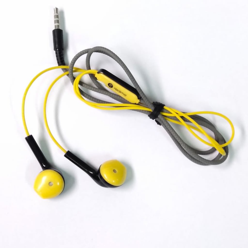 Hf Headset REALME R-02 in-ear Stereo Earphones Sound Pure Bass di qeong.com