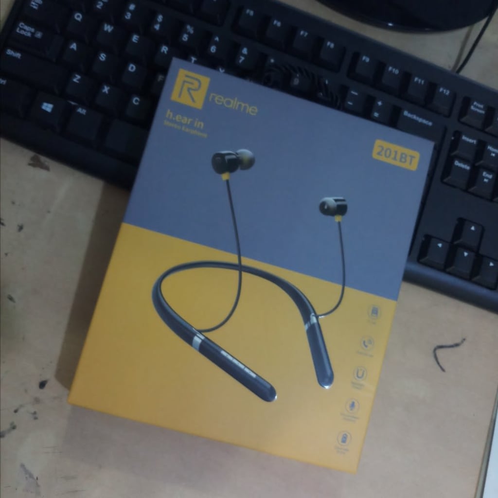 Headset Wireless 201BT Realme Sport Magnet Earphone Professional Sound di qeong.com