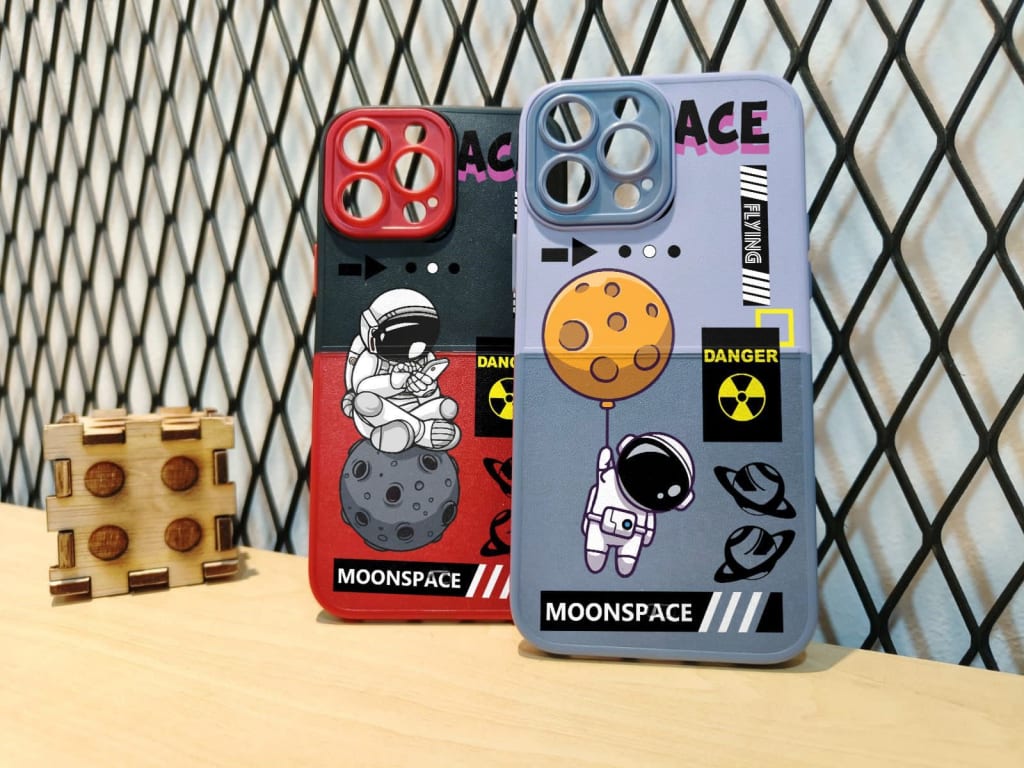 SOFTCASE PREMIUM 2TONE HALF PC DANGER ASTRONAUT di qeong.com