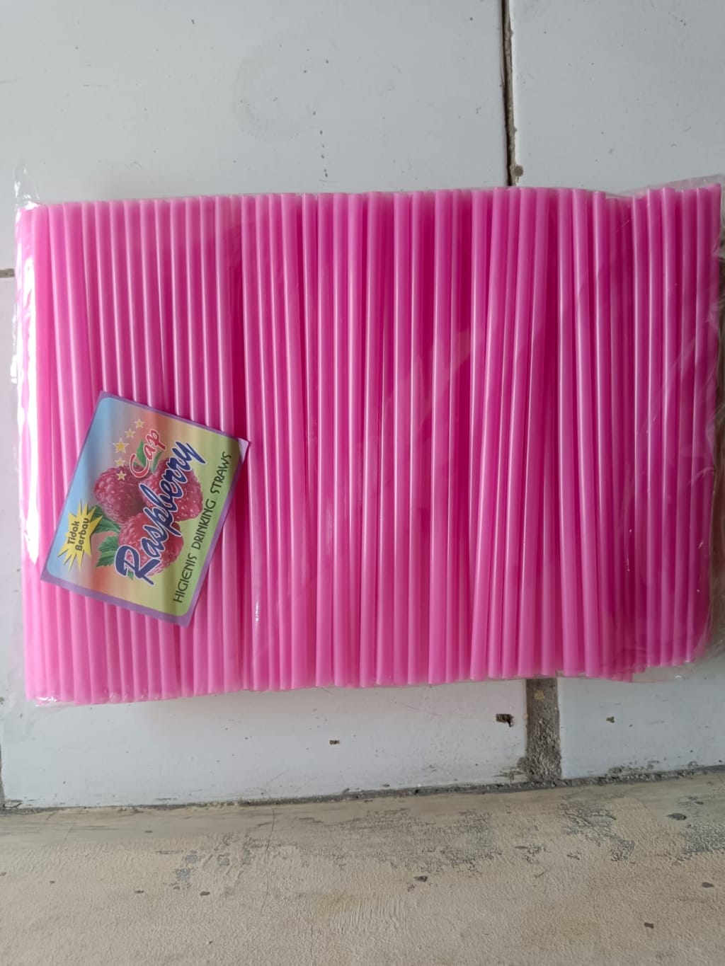 Sedotan Kiloan Warna Raspberry di qeong.com Sedotan Kiloan Warna Raspberry di qeong.com
