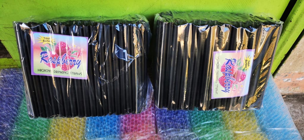 Sedotan Bubble Hitam di qeong.com Sedotan Bubble Hitam di qeong.com