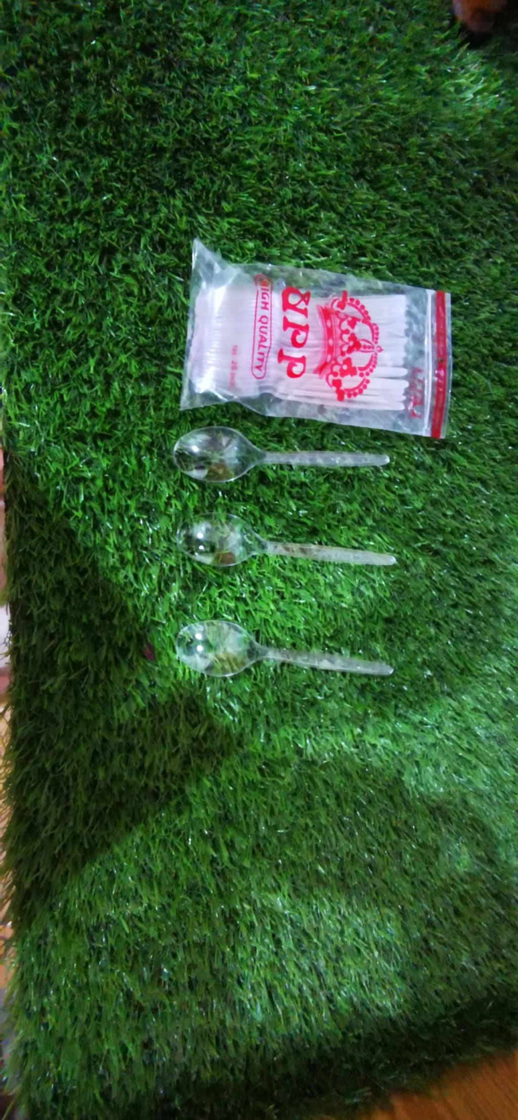 Sendok & Garpu makan panjang bening di qeong.com Sendok & Garpu makan panjang bening di qeong.com