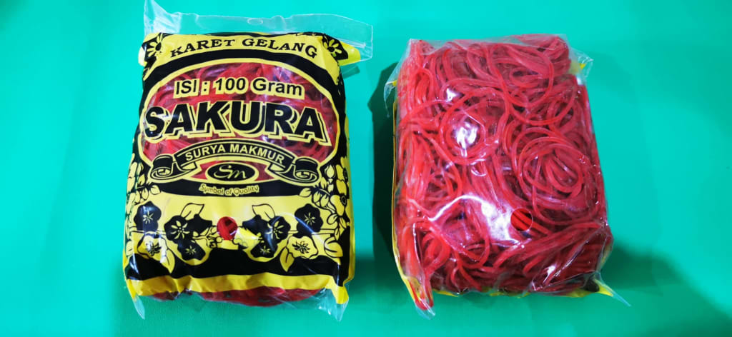 Karet gelang merah 14mm di qeong.com Karet gelang merah 14mm di qeong.com