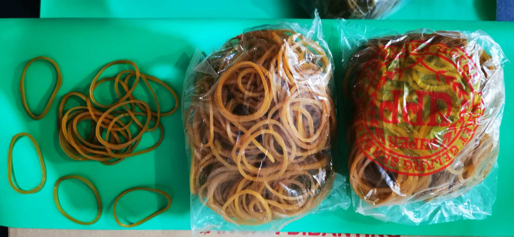 Karet gelang kuning 16mm di qeong.com Karet gelang kuning 16mm di qeong.com