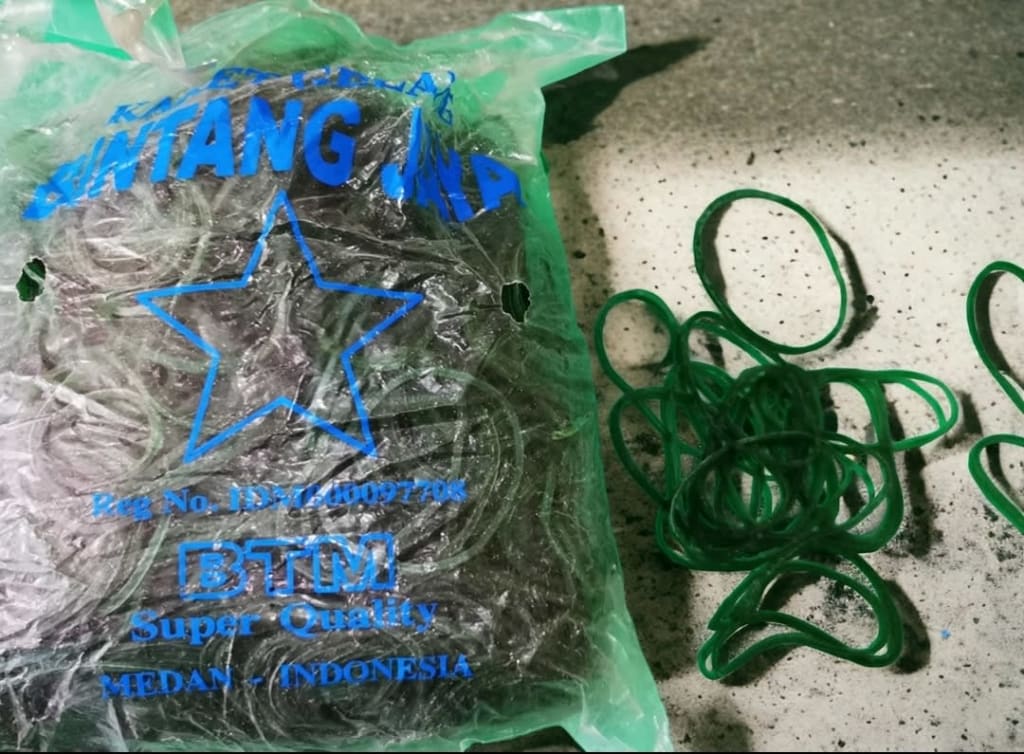 Karet gelang HIJAU di qeong.com Karet gelang HIJAU di qeong.com