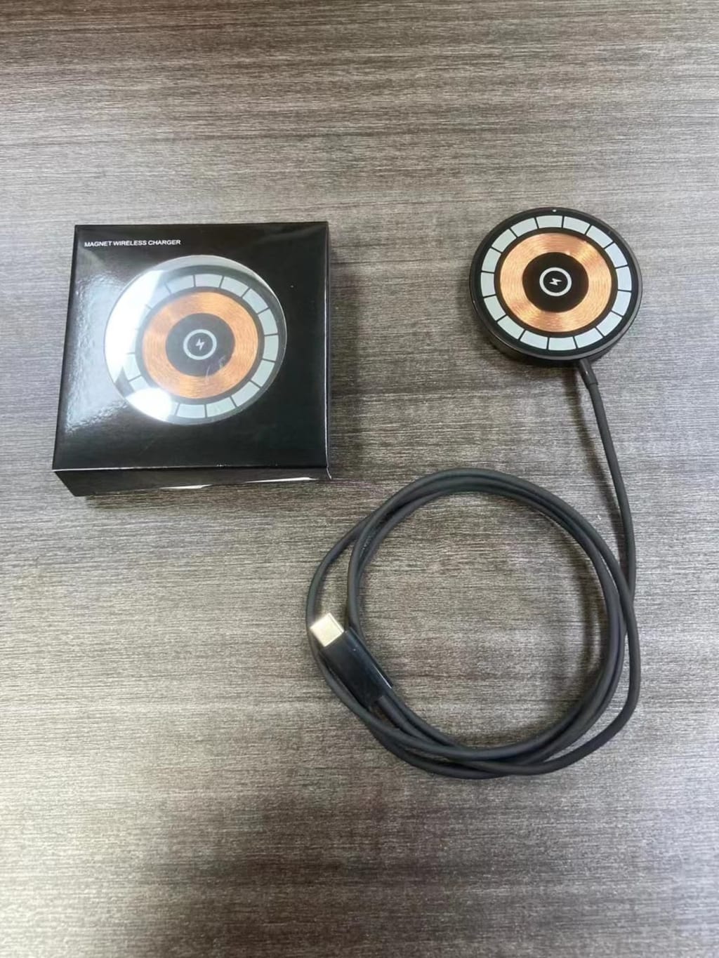 CHARGER MAGNETIC TRANSPARAN 15W di qeong.com