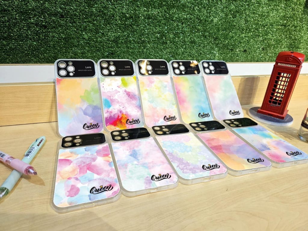 SOFTCASE PREMIUM CUBICAL GARD QUEEN WATER COLORS di qeong.com