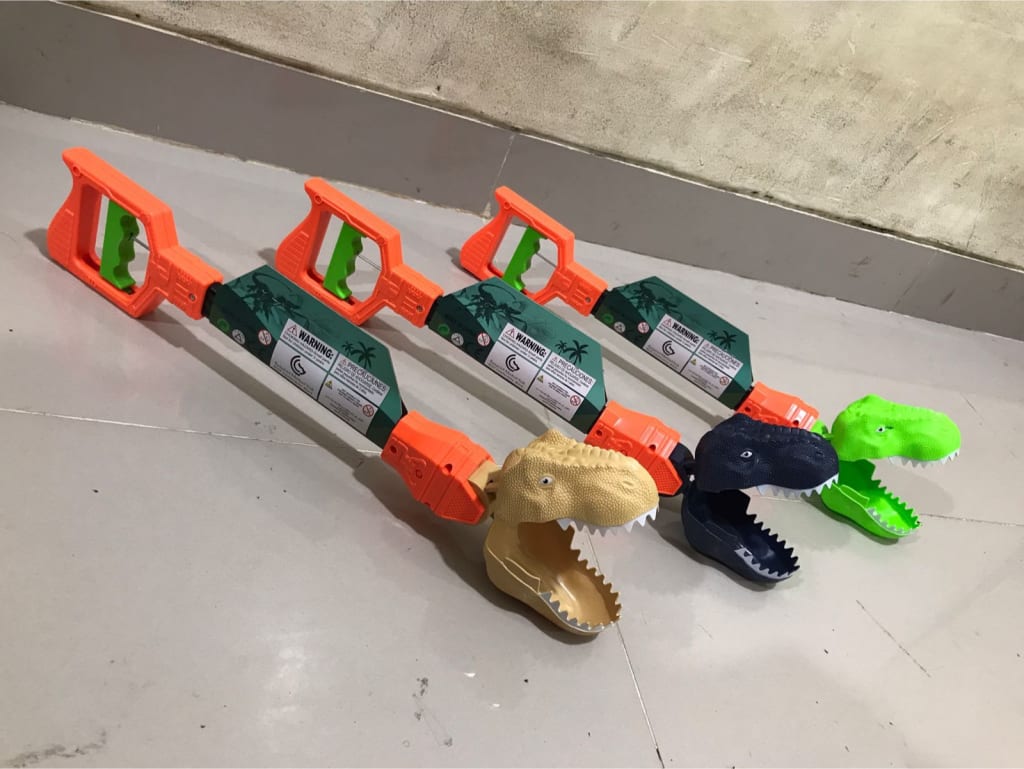 MAINAN ANAK TONGKAT DINOSAURUS JEPIT / 2618 di qeong.com