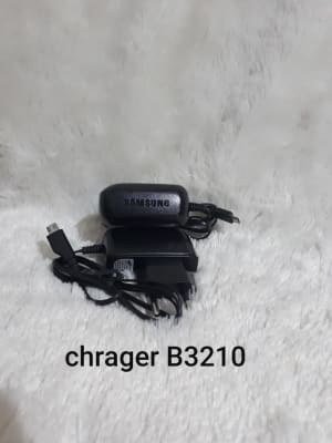 TRAVEL CHARGER B3210 ORI NON PACK di qeong.com