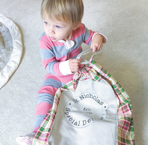 Rose opening her bag