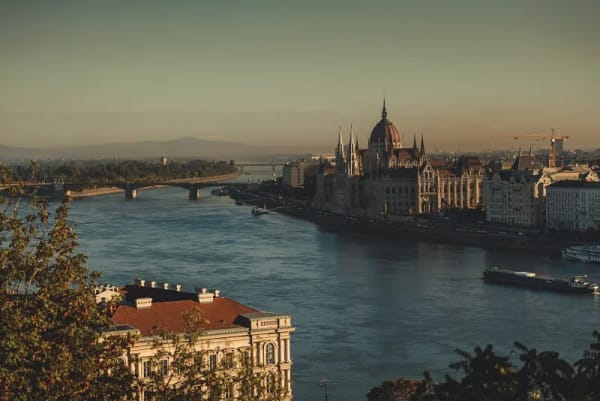 Reportaż ślubny i zdjęcia plenerowe M&A — Budapeszt