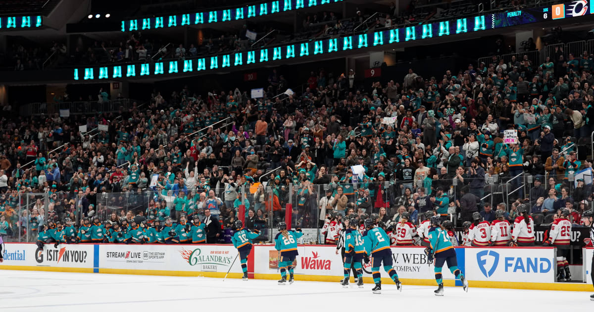 NEW YORK TOPS CHARGE 6-2 IN FRONT OF RECORD-BREAKING HOME CROWD | PWHL ...