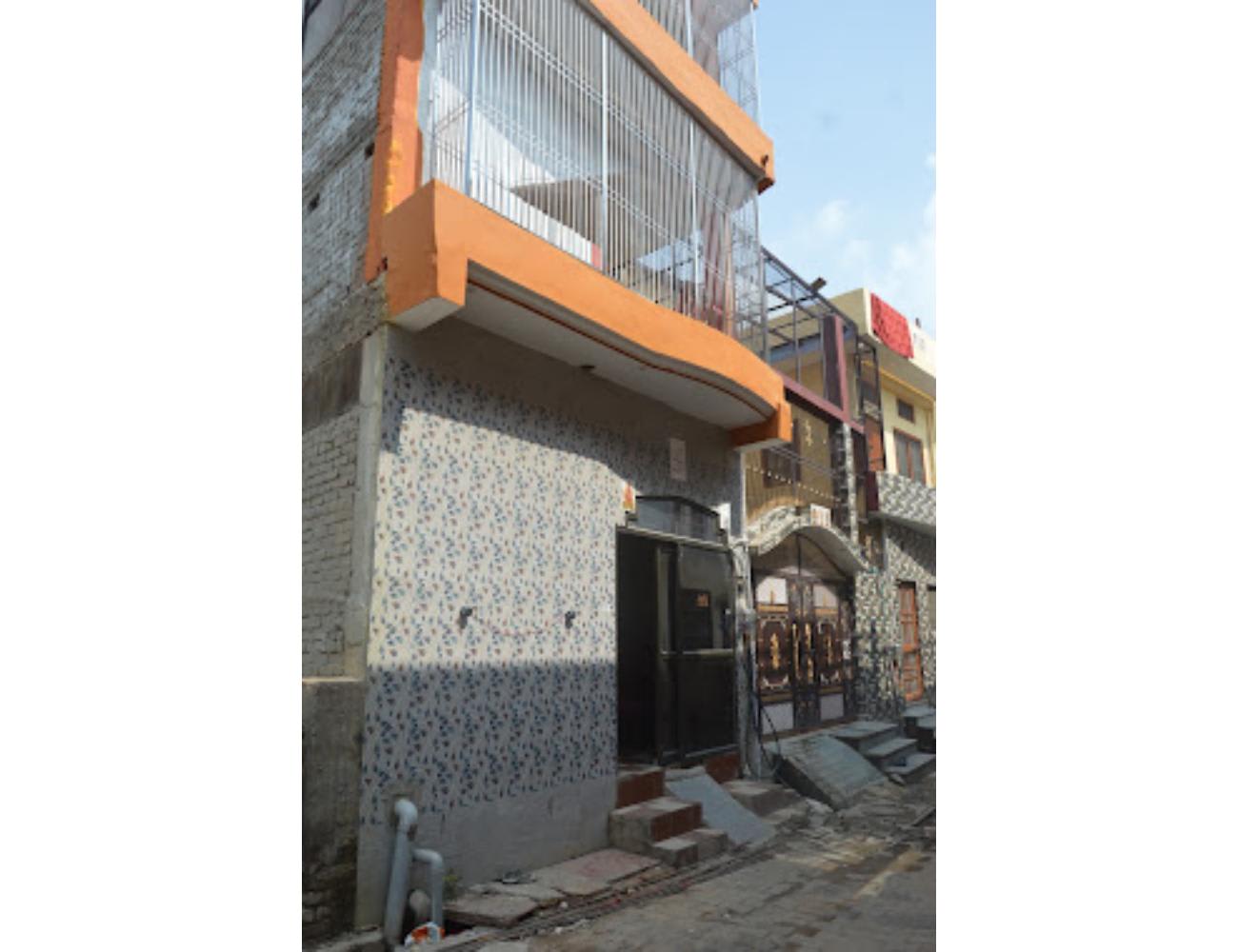 Balaji Palace Guest house in Ayodhya