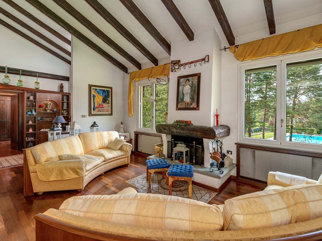 Cantù, Italy Luxury Real Estate Property Engel & Völkers