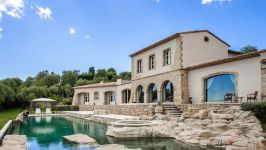 Châteauneuf-Grasse, France - Image 12