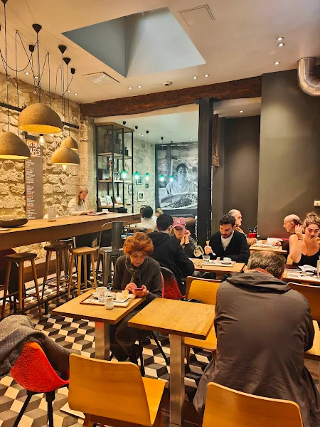 <span class="translation_missing" title="translation missing: fr.french_classes.arrondissement.paris_6.coffee-shops.list.item2.alt">Alt</span>