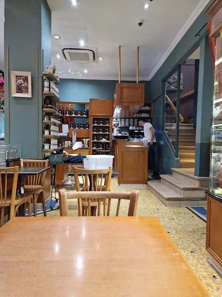 <span class="translation_missing" title="translation missing: fr.french_classes.arrondissement.paris_9.coffee-shops.list.item2.alt">Alt</span>