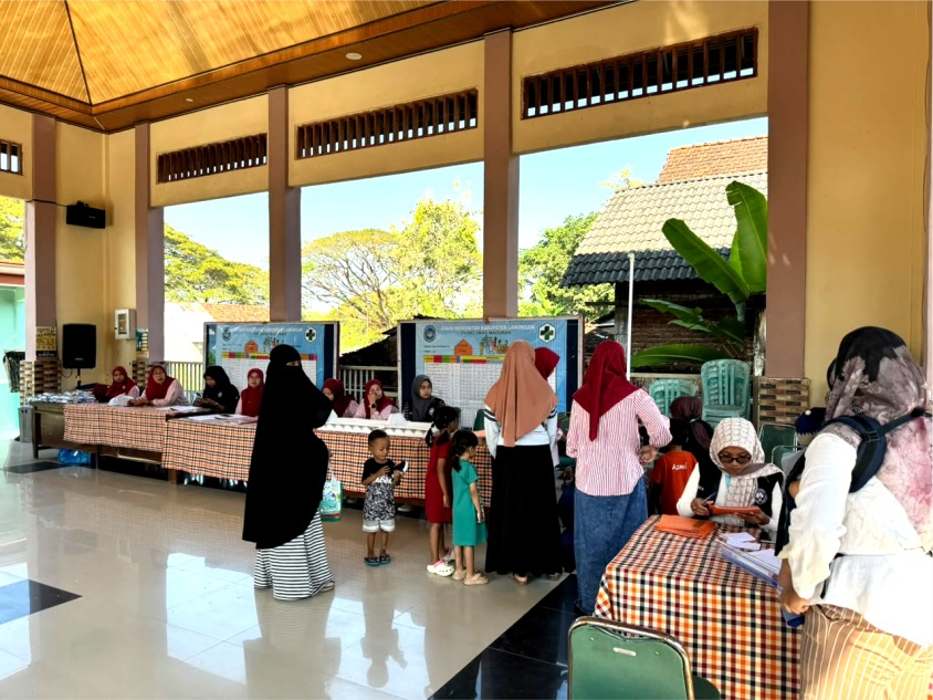 Kegiatan Mahasiswa UM BBM Dampingi Pelaksanaan Posyandu Balita dan Remaja di Desa Parengan