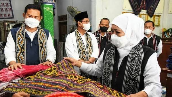 Kain Tenun Ikda