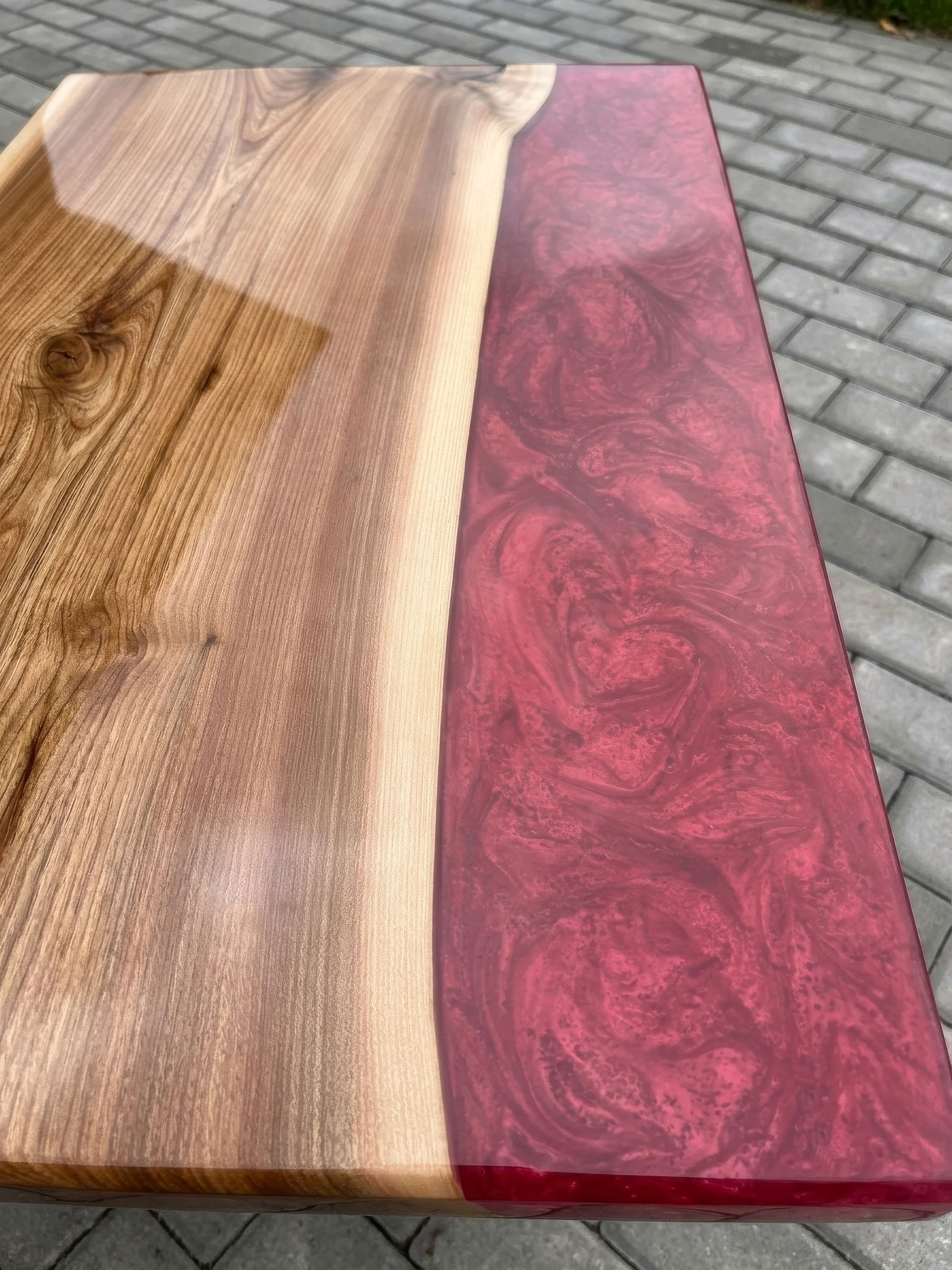 Epoxy resin dining table detail