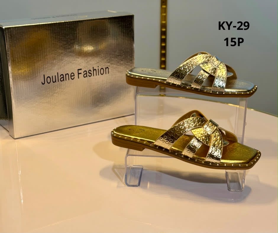 KY-29 — كلاكيت نسائية مسطحة بأشرطة متداخلة لامعة