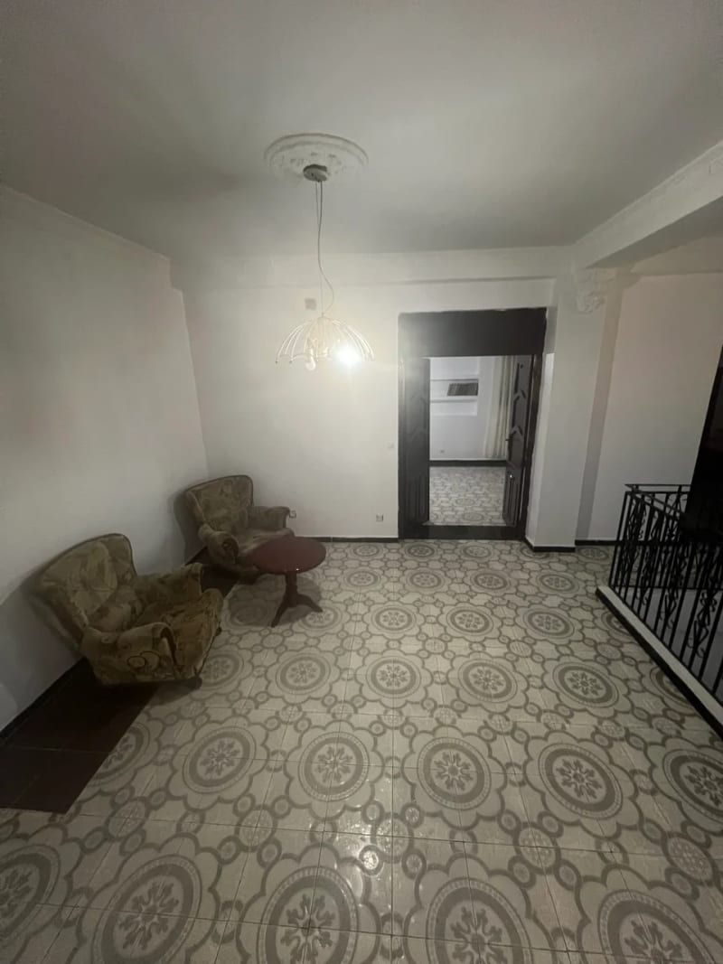 Duplex de 5 chambre avec jardin et parking  5