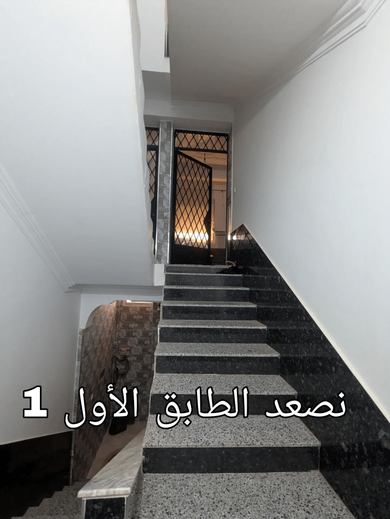 Villa R+2 a louer longue durée  1