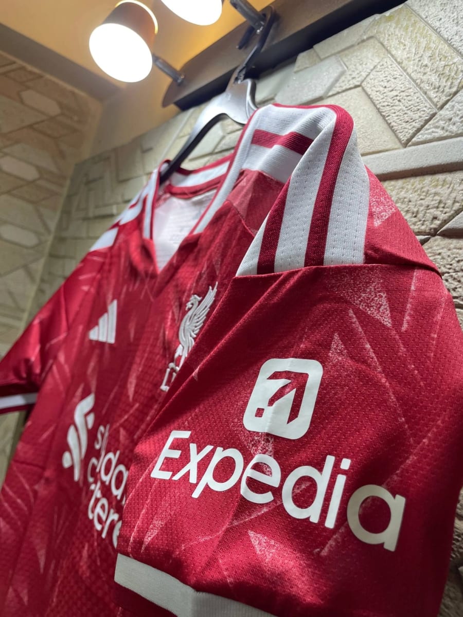 Liverpool Home Kit 26/27 Season image 3