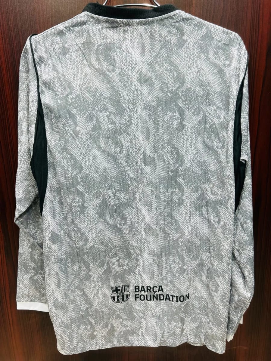 Barcelona GK Kit Full Sleeve 26/27 Season image 3