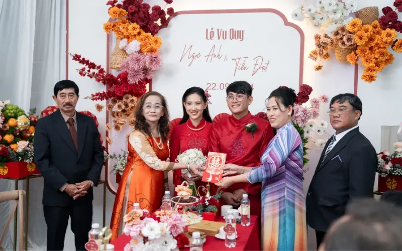 Áo Dài Bà Sui Đẹp: Cách Chọn Màu Và Kiểu Dáng Sang Trọng
