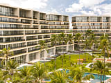 Thumbnail: Complete facade of Essenza Paiva with pools between the blocks
