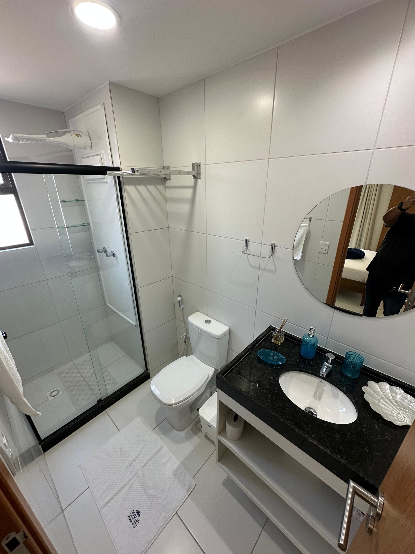 Banheiro do apartamento no Malia Beach Experience