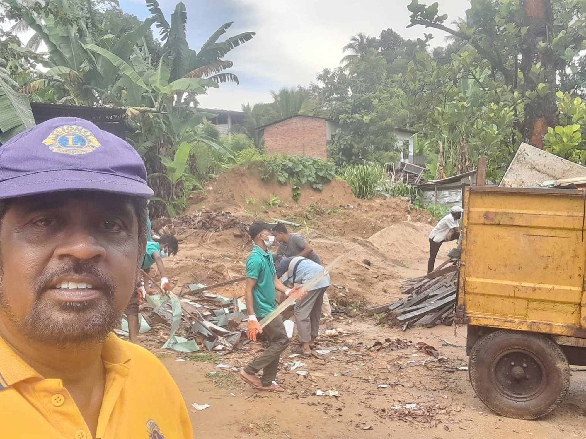 Cleaning campaign at Mawanella Hospital premises to prevent Dengu photo 4