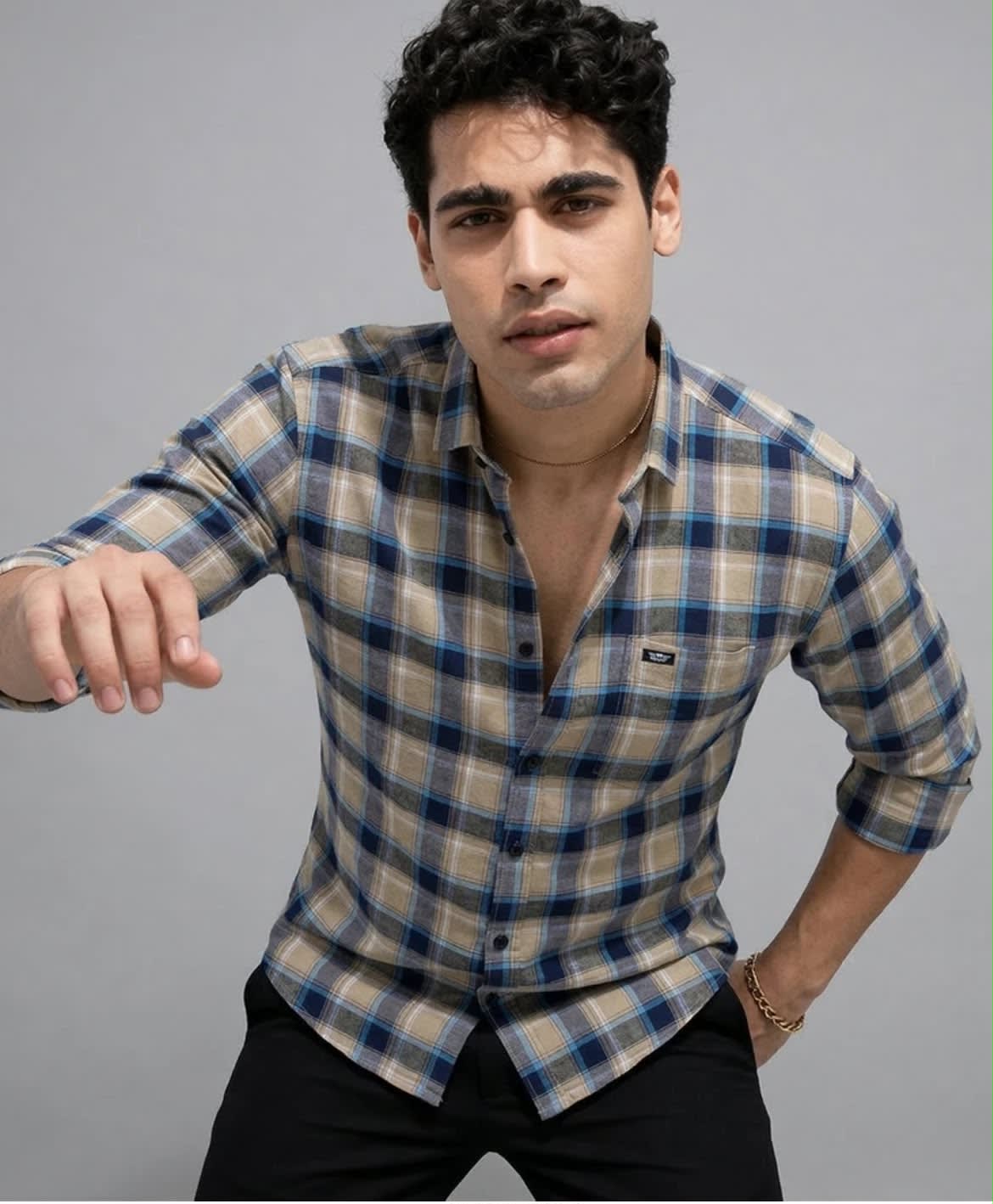 box shirt view 4