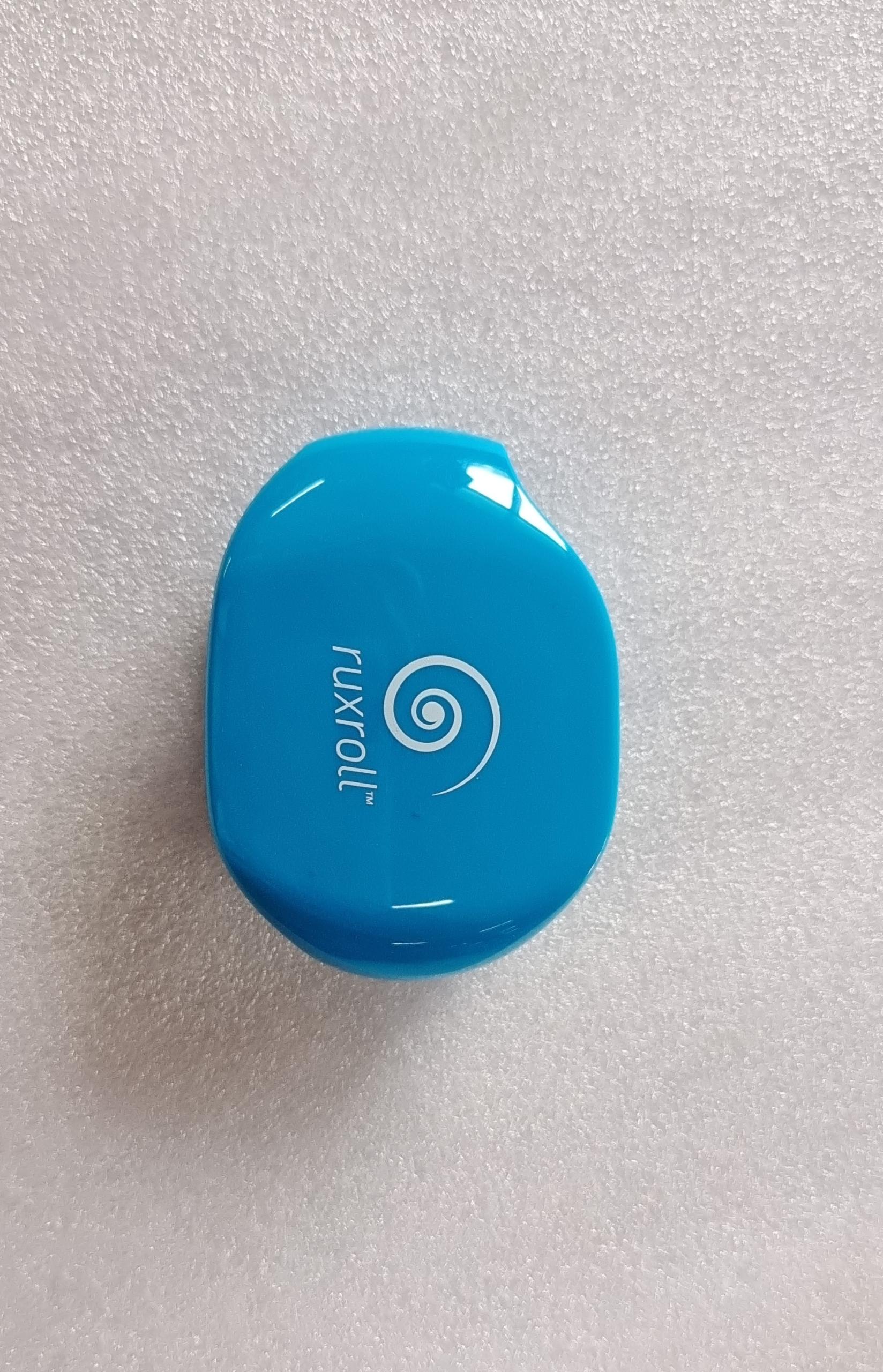 Automatic cable winder for tangle-free earphones
