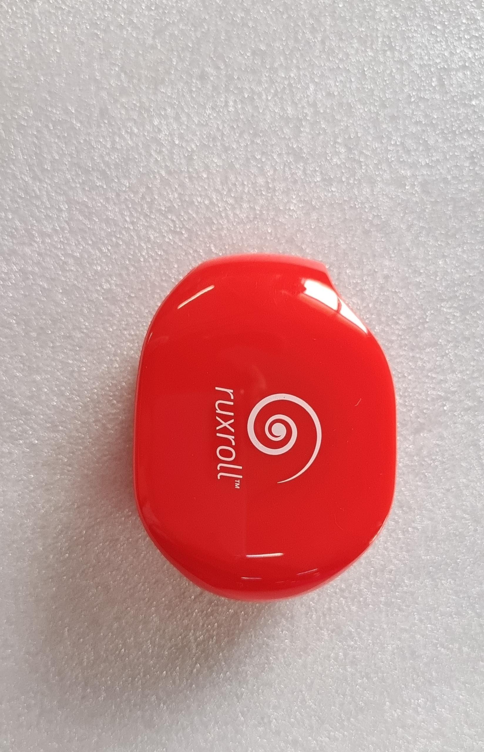 Automatic cable winder for tangle-free earphones