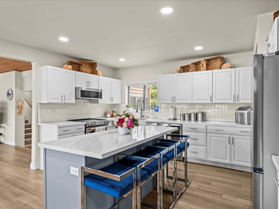 Quartz kitchen island and cabinetry