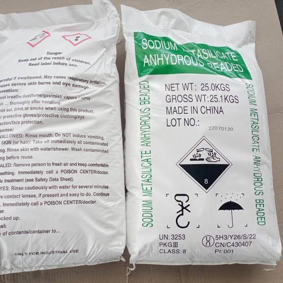 Sodium Metasilicate penta / anhydrous (Technical Grade, Powder) in commercial industrial packaging