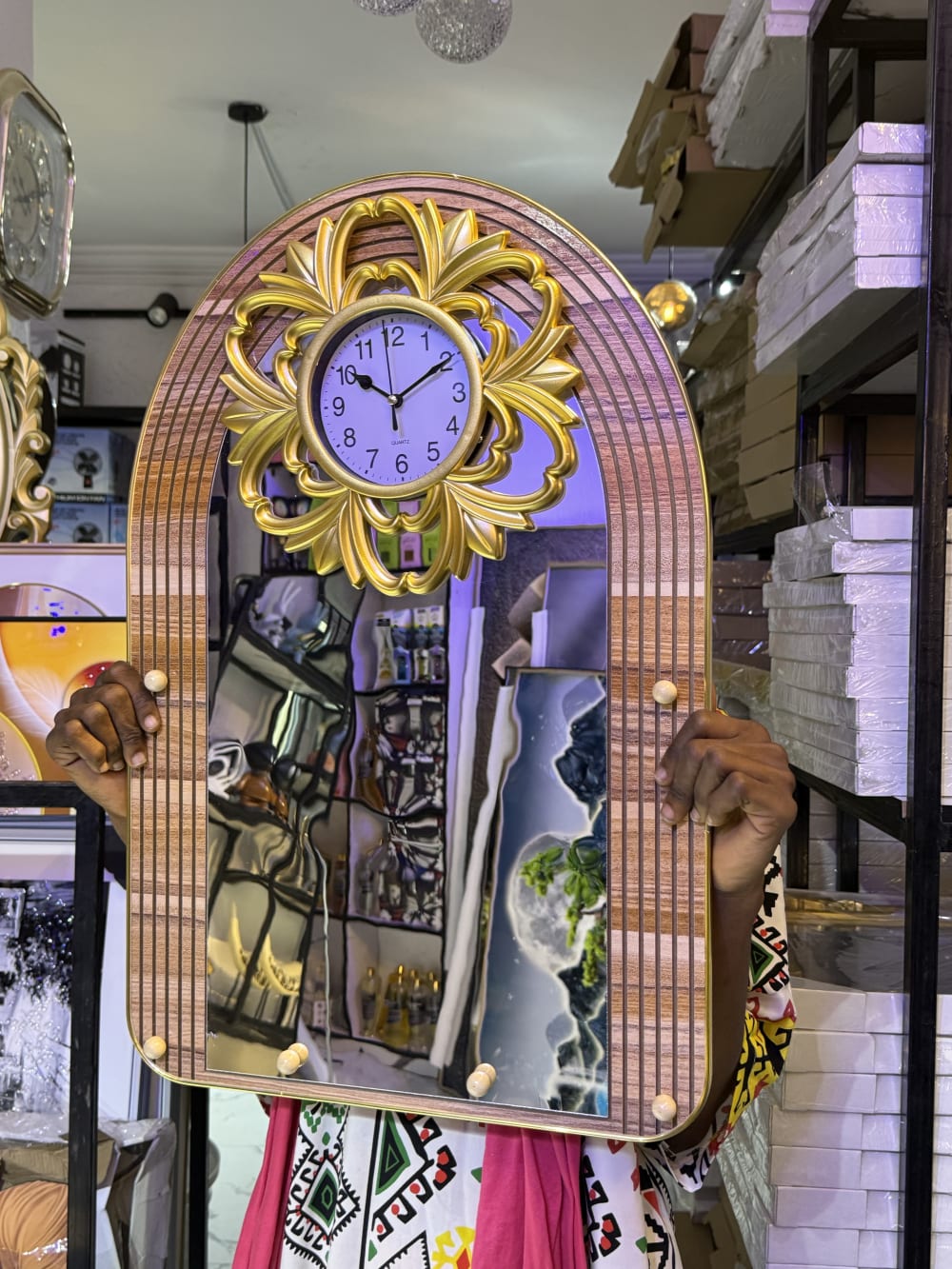 Wall mirror + clock 
