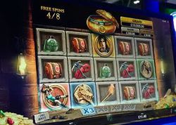 Lara Croft: Temples and Tombs Slot Lara Croft: Temples and Tombs Slot