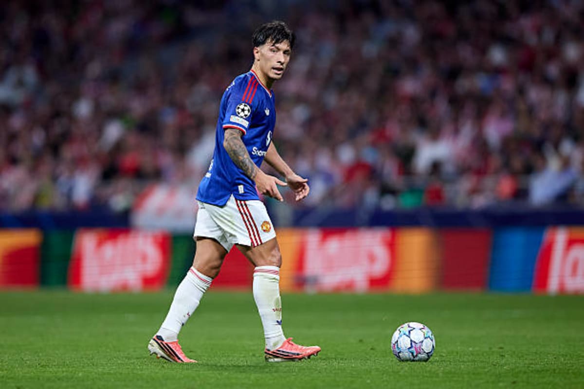 Manchester United are reportedly considering disciplinary action against Lisandro Martínez after the defender criticised the club’s transfer strategy following their 2-0 defeat to Atlético Madrid. The club has yet to publicly confirm a decision, while Martínez has since clarified his comments.