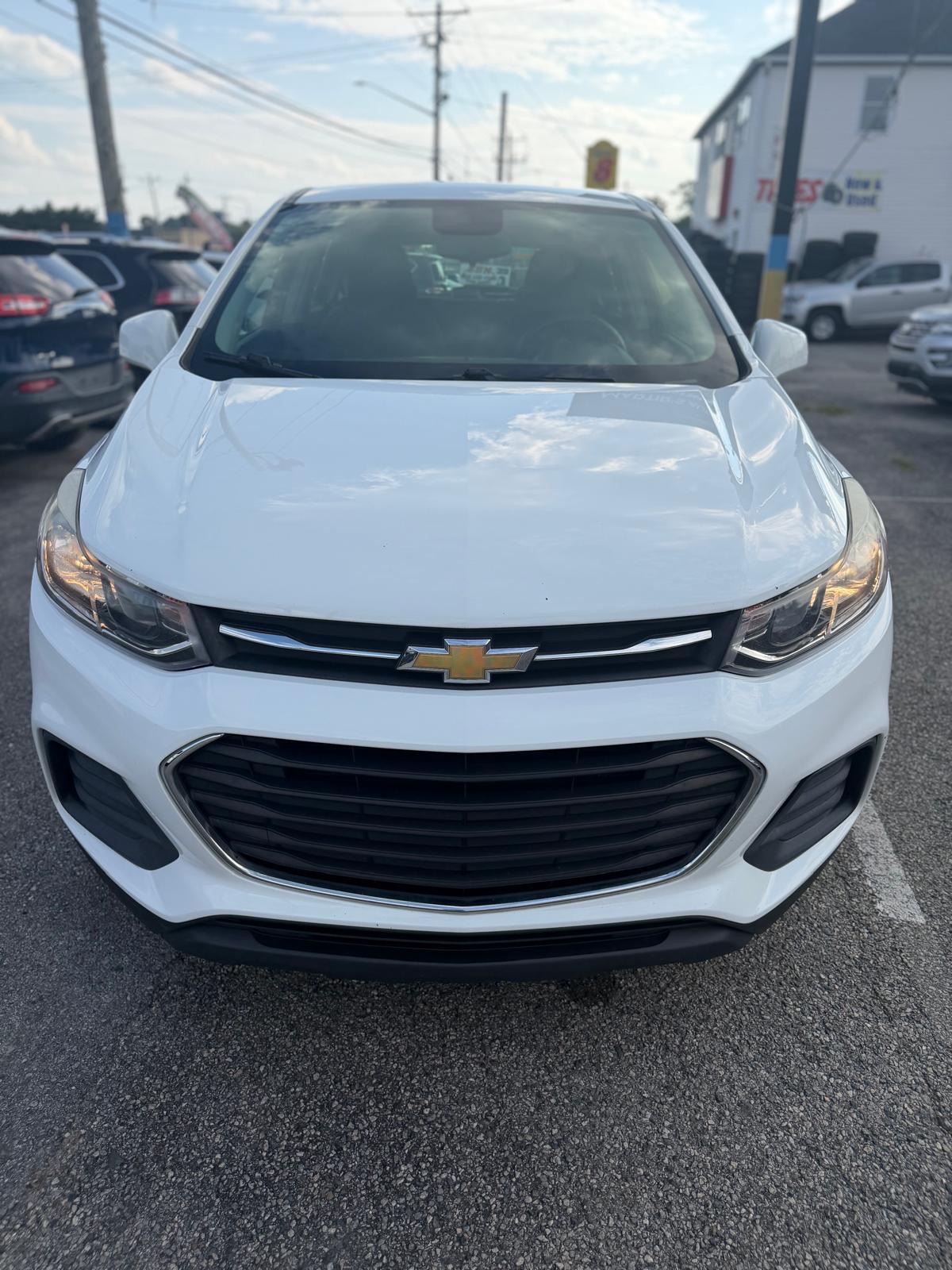 2017 Chevrolet Trax LS - Photo 2