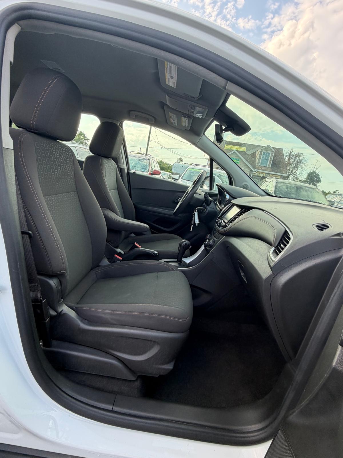 2017 Chevrolet Trax LS - Photo 9