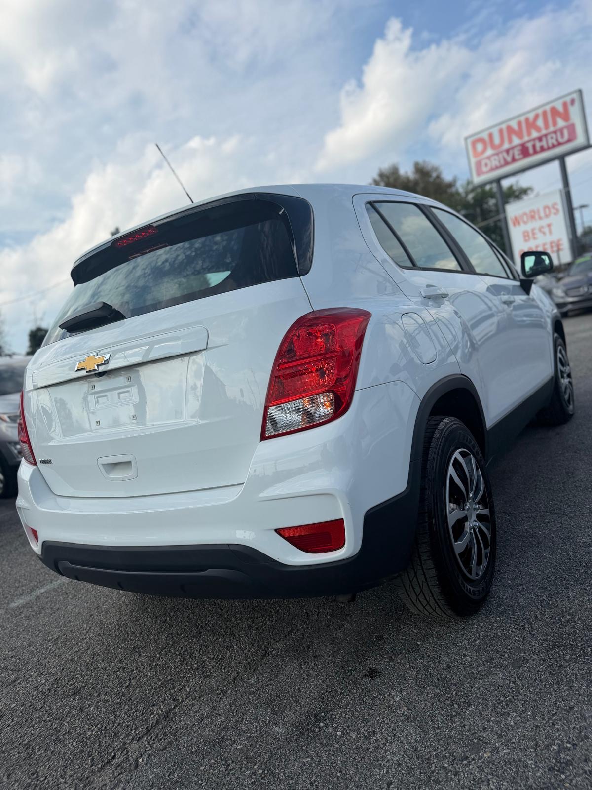 2017 Chevrolet Trax LS - Photo 12
