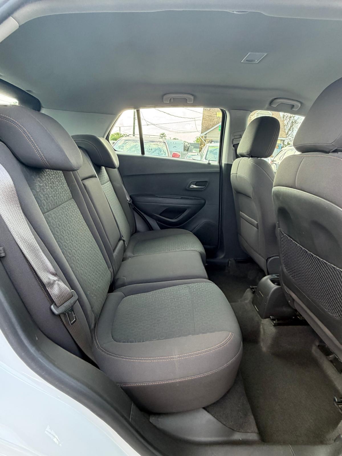 2017 Chevrolet Trax LS - Photo 4