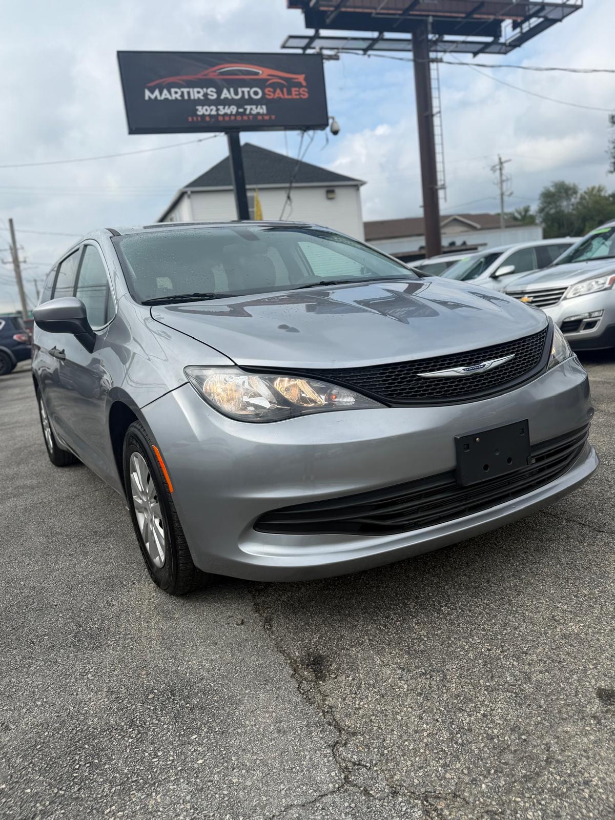 2020 Chrysler Voyager L - Photo 6