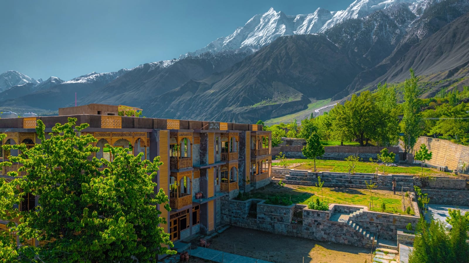 Dumani Nagar Hotel & Resort, main photo