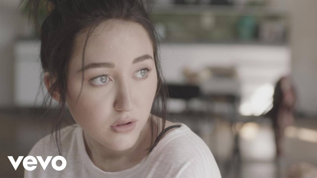 Miley’s Little Sister Noah Cyrus’ Emotional Debut Single, Make Me Cry, Hits The Right Spot!