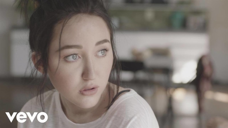 Miley’s Little Sister Noah Cyrus’ Emotional Debut Single, Make Me Cry, Hits The Right Spot!