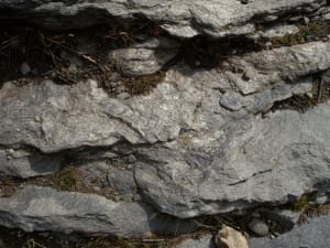 07 - Avec les schistes quartzeux de l'Alpe Aran on sort de l'Océan jurassique et on aborde l'ancienne marge continentale permo-triasique.